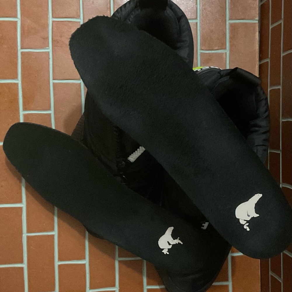 Sorel Women's Out 'N About III Puffy Zip Boot (EUC) - Picture 3 of 10